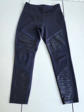 DKNY Donna Karen Mod Ribbed Black Leggings Womens Cropped Sz S